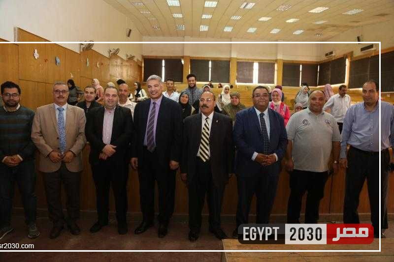 ندوة عن ”دور العلميين في التنمية المستدامة بالجمهورية الجديدة) بعلوم الفيوم