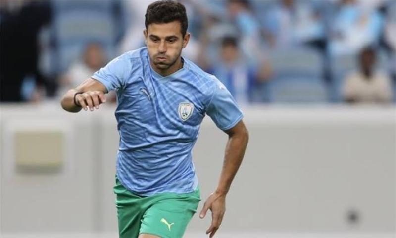 غرامة مالية وإيقاف لـ حمدي فتحي في الدوري القطري