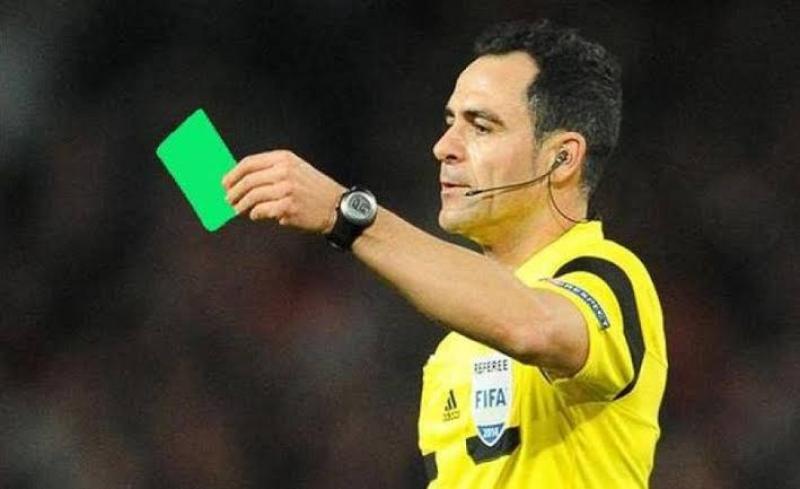 رئيس لجنة الحكام السابق: البطاقة الخضراء والطرد المؤقت سيتم تطبيقه في كرة القدم