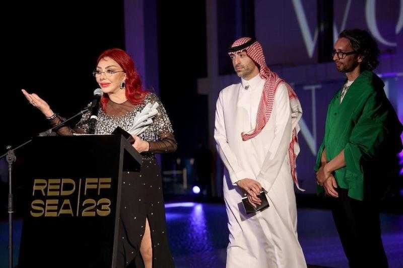 نبيلة عبيد تعلق على تكريمها في مهرجان البحر الأحمر