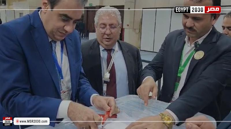 إغلاق صناديق الاقتراع في لجنة الكويت