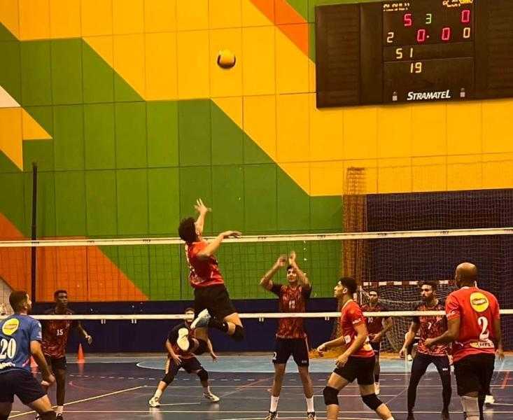 «رجال طائرة الأهلي» يفوز على دلفي في الدوري