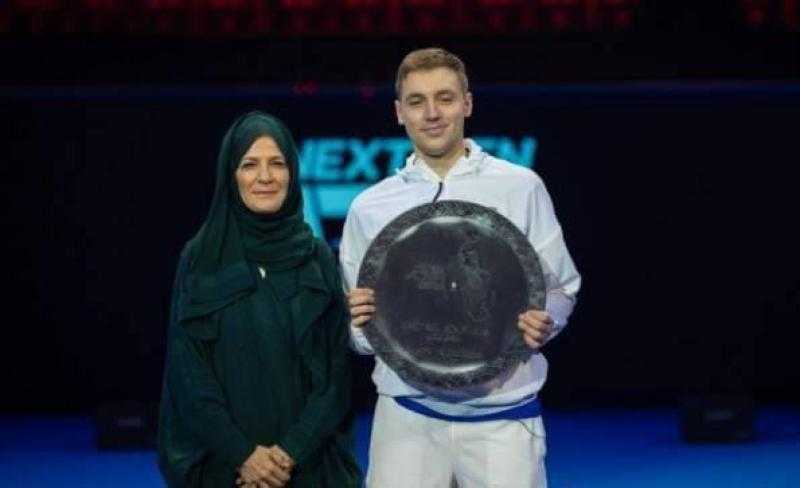 الصربي ميدجيدوفيتش يتوج بلقب الجيل القادم لكرة التنس