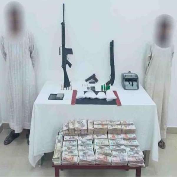 المتهمان والمضبوطات 