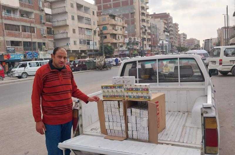 تموين العجمي بالإسكندرية يضبط 1000 علبة سجائر مصري