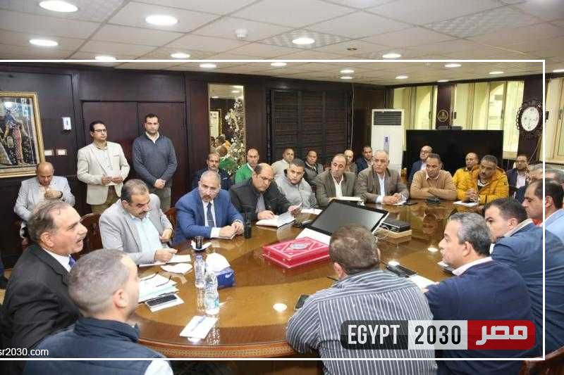 محافظ كفر الشيخ يناقش موقف تنفيذ مشروعات الخطة الاستثمارية