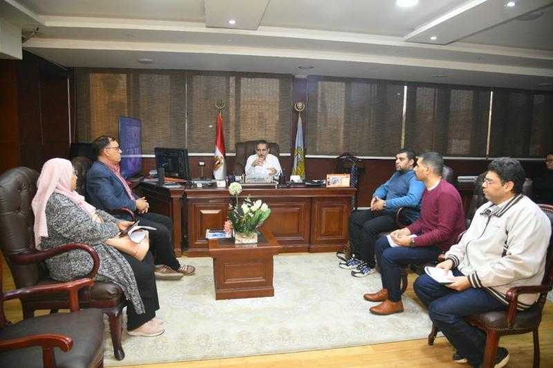 محافظ الغربية يعقد اجتماعا لمتابعة جاهزية المحافظة لمجابهة الأزمات والكوارث