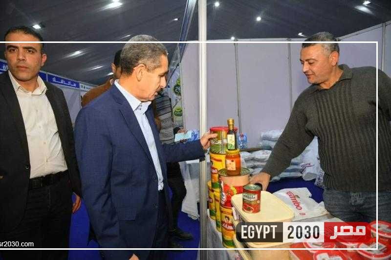 محافظ الغربية يتفقد معرضًا لبيع السلع الغذائية بالمنطقة اللوجستية بطنطا