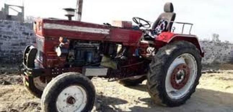 مصرع طفل  سقط أسفل عجلات جرار والده الزراعي بسوهاج