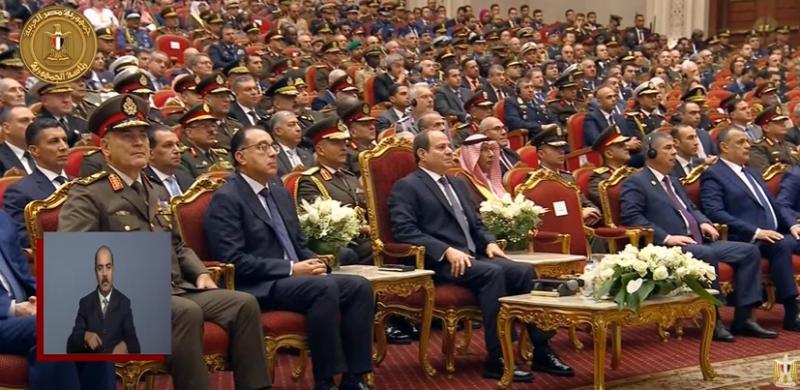 السيسي يشاهد فيلما تسجيليا بعنوان الإرادة والتحدي خلال فعاليات «إيديكس 2023»
