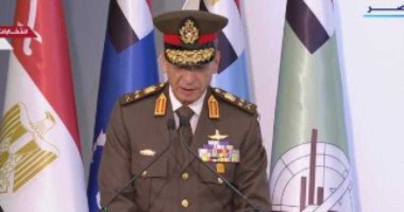 وزير الدفاع: القضية الفلسطينية تواجه منحنى شديد الخطورة لفرض واقع على الأرض هدفه تصفيتها
