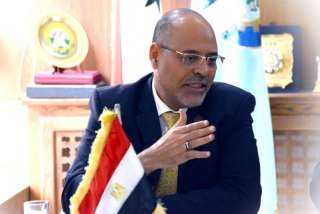 رئيس اتحاد العمال: عمال مصر على قلب رجل واحد خلف الرئيس السيسي