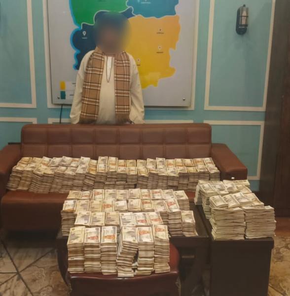 «بنك متنقل».. سقوط عامل بحوزته 25 مليون جنيه