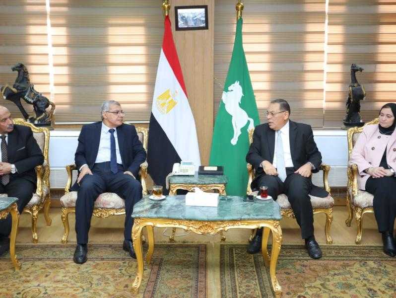 محافظ الشرقية يلتقي رئيس جامعة الزقازيق