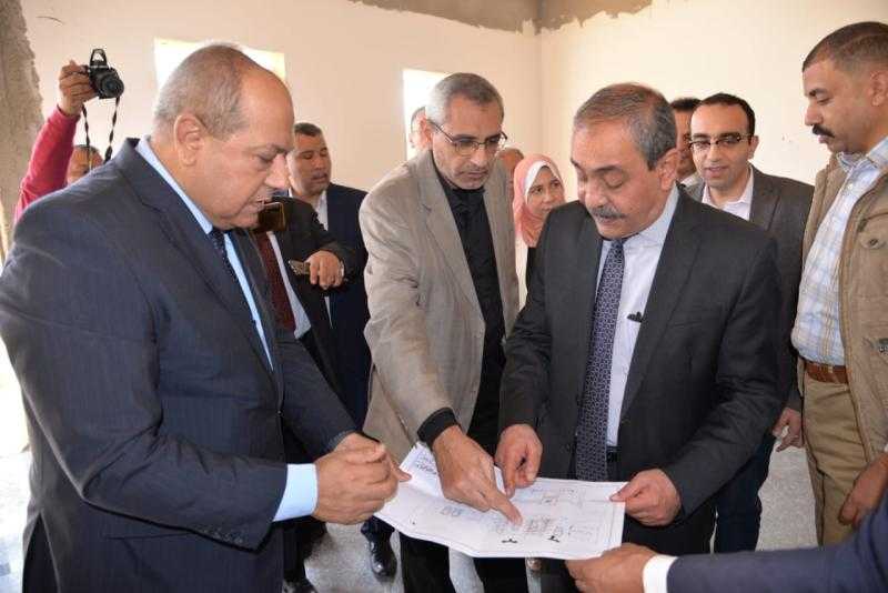 محافظ الإسماعيلية يزور شركة القناة لتوزيع الكهرباء