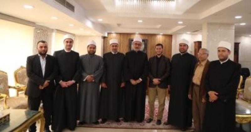 أمين «البحوث الإسلامية» لأعضاء لجنة مراجعة المصحف: حفاظوا على أداء أقدم لجنة