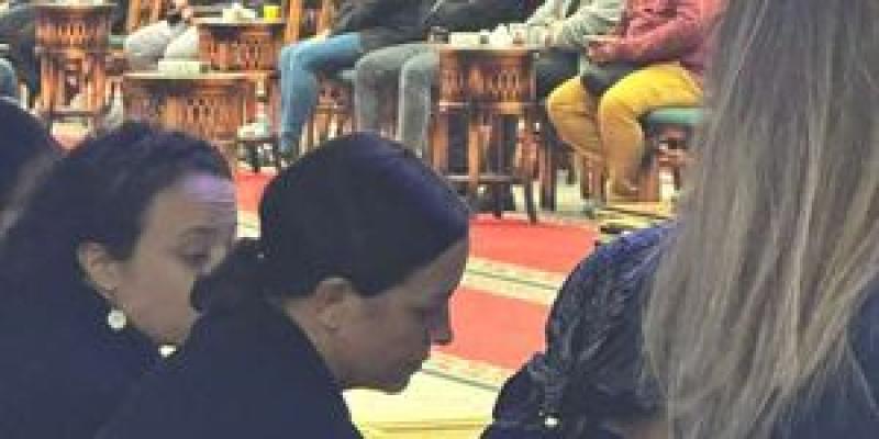 ريهام عبدالغفور بعزاء والدها