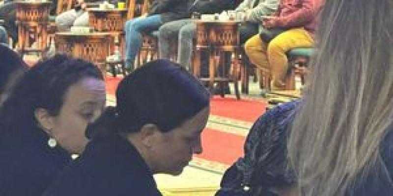 «مصدومة» أول ظهور لريهام عبدالغفور بعزاء والدها .. إيمان العاصي وروجينا أول الحاضرين