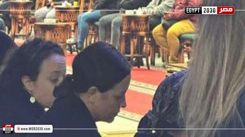 ريهام عبدالغفور بعزاء والدها