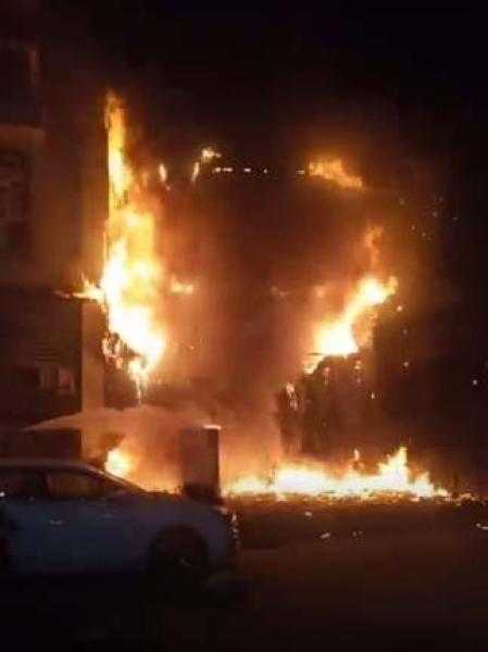 حريق هائل يلتهم هايبر ماركت شهير في الإسكندرية