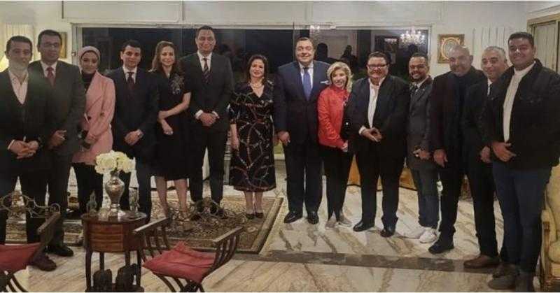 إلهام شاهين توجه الشكر لسفير مصر في تونس