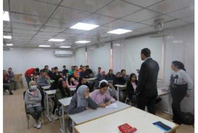 ”الداخلية” تعقد لقاءات مع طلبة المدارس للتوعية بمخاطر تعاطي المخدرات (صور)