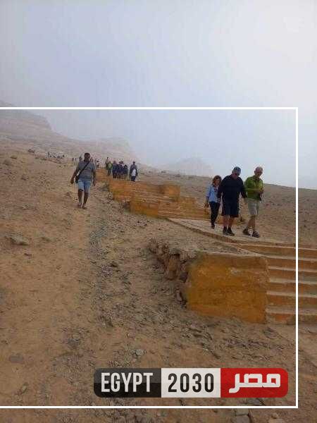 وفد سياحي من دولة ألمانيا يزور المناطق الأثرية بالمنيا