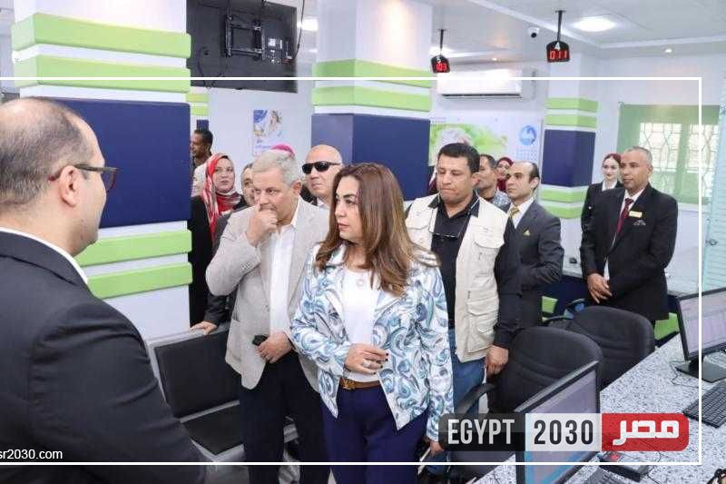 محافظ دمياط ورئيس شركة الشرب والصرف الصحي يفتتحان مركز خدمة عملاء كفر سعد