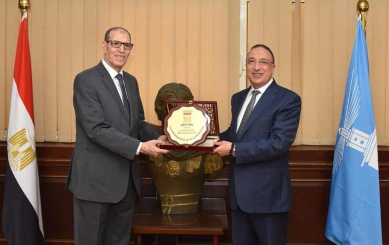 رئيس النيابة الإدارية ومحافظ الإسكندرية 
