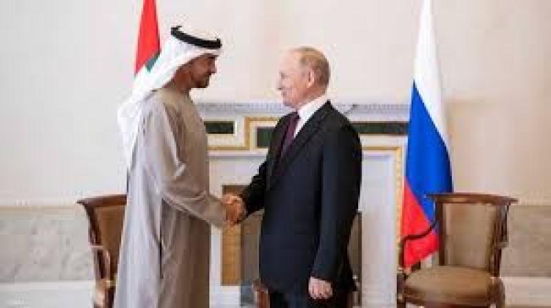 رئيس الإمارات ونظيره الروسي يبحثان العلاقات الثنائية والقضايا الإقليمية والدولية