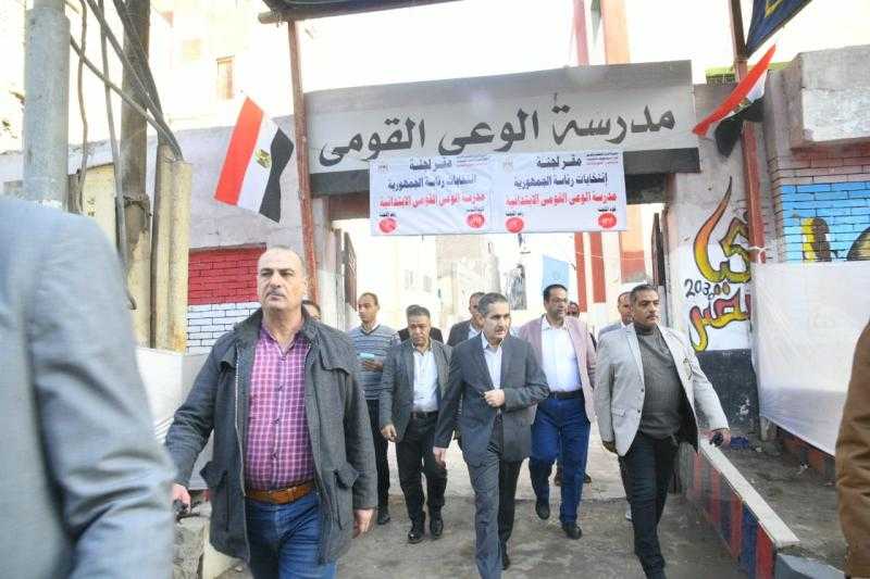 محافظ الغربية يتابع جاهزية لجان الانتخابات بجولة صباحية بالمحلة الكبرى