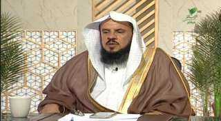 هل يجوز للمرأة تناول عشبة تكبّر الثدي وأماكن أخرى في الجسد؟..شاهد الشيخ السبر يجيب