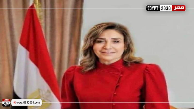 وزيرة الثقافة 