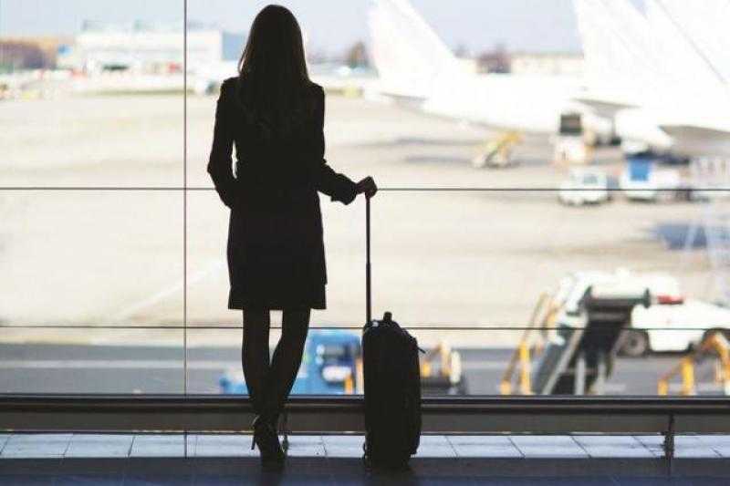 هل يجوز للمرأة السفر دون محرم بسبب تغير الزمان حاليا عن الماضي؟