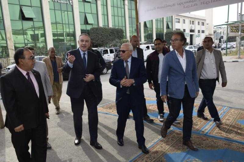 محافظ بورسعيد يتأكد من جاهزية المقار الانتخابية للوافدين