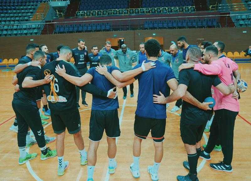 «رجال يد الأهلي» يخوض مرانه الأول في الفجيرة استعدادا للسوبر المصري