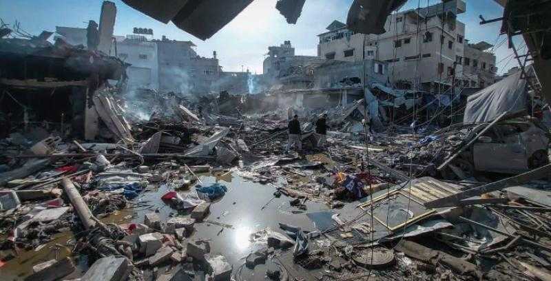 طائرات الاحتلال تدمر أجزاء واسعة من المسجد العمري بغزة