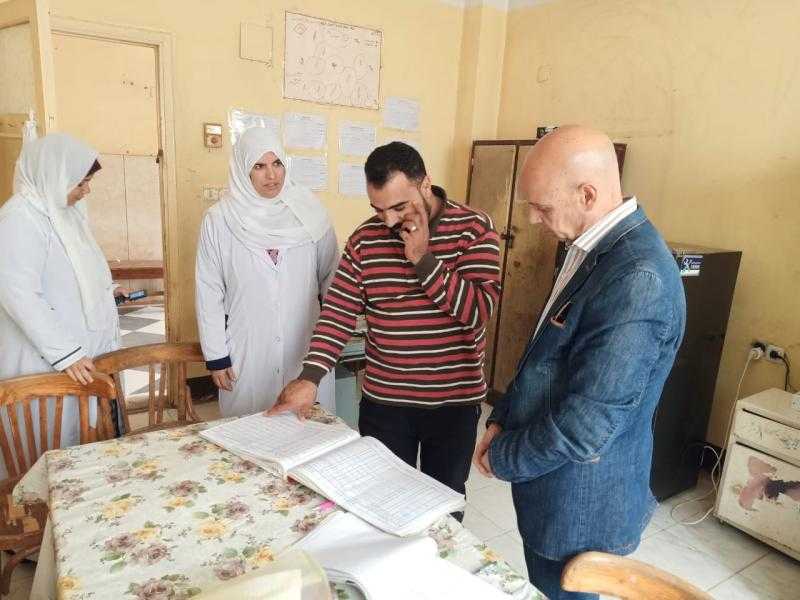 وكيل الصحة بالشرقية يتابع عمل مبادرة «100 يوم صحة» بالقرين