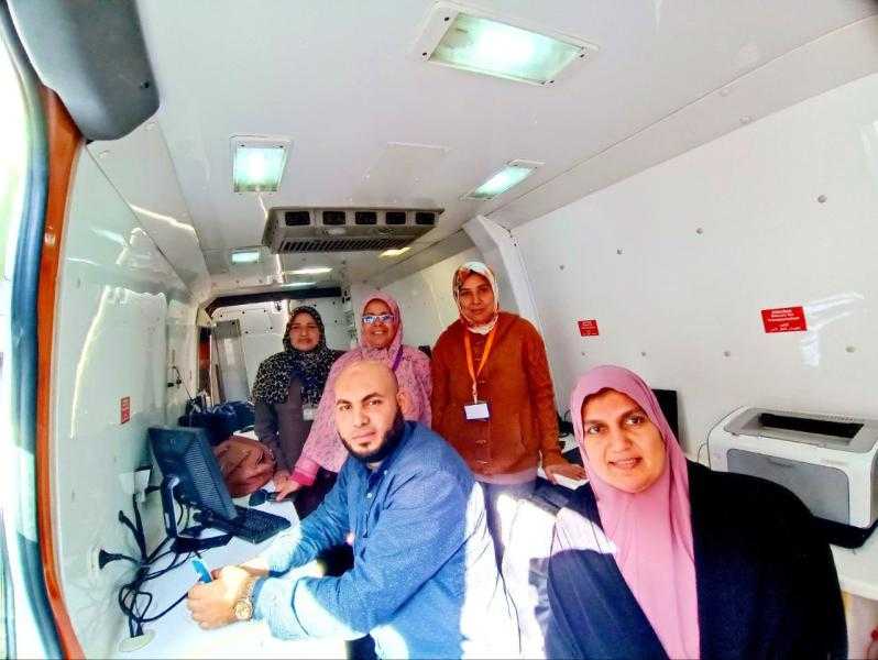 تقديم خدمات طبية لـ 1800 مواطنا خلال قافلة بقرية الرست بصان الحجر بالشرقية