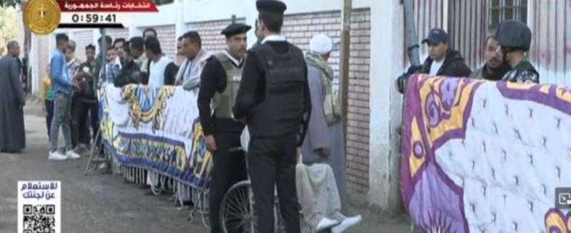بدء توافد الناخبين على مراكز الاقتراع للتصويت بالانتخابات الرئاسية