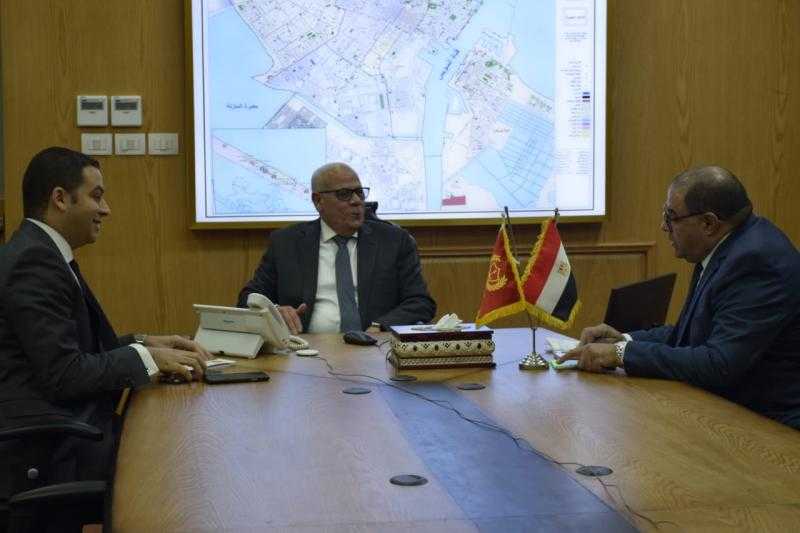 محافظ بورسعيد يترأس غرفة عمليات الشبكة الوطنية الموحدة في أولى أيام الانتخابات الرئاسية 2024