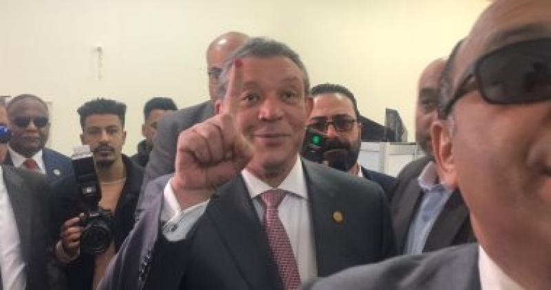 حازم عمر