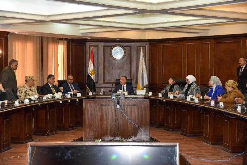 محافظ الإسكندرية يتابع سير عملية الانتخابات الرئاسية 2024 في يومها الأول