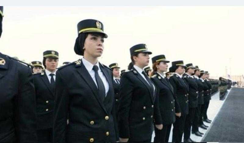 انتشار الشرطة النسائية أمام لجان الانتخابات لمساعدة كبار السن وذوي الهمم