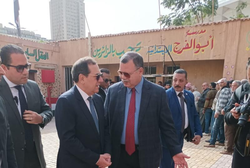 عقب الإدلاء بصوته.. وزير البترول يشدد على أهمية المشاركة في الانتخابات