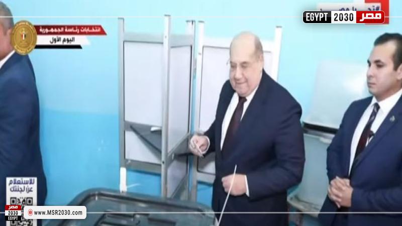 رئيس مجلس الشيوخ يدلي بصوته