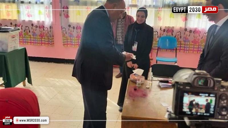 وزير الخارجية يدلي بصوته في الانتخابات