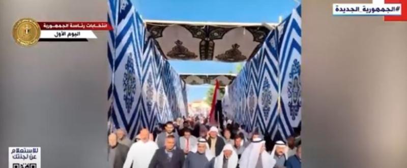 قبائل شمال سيناء يتوافدون على لجان الانتخابات للإدلاء بأصواتهم.. «فيديو»