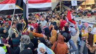 علمك مرفوع يا مصر.. احتشاد الناخبين في الشرقية أمام اللجان «فيديو»