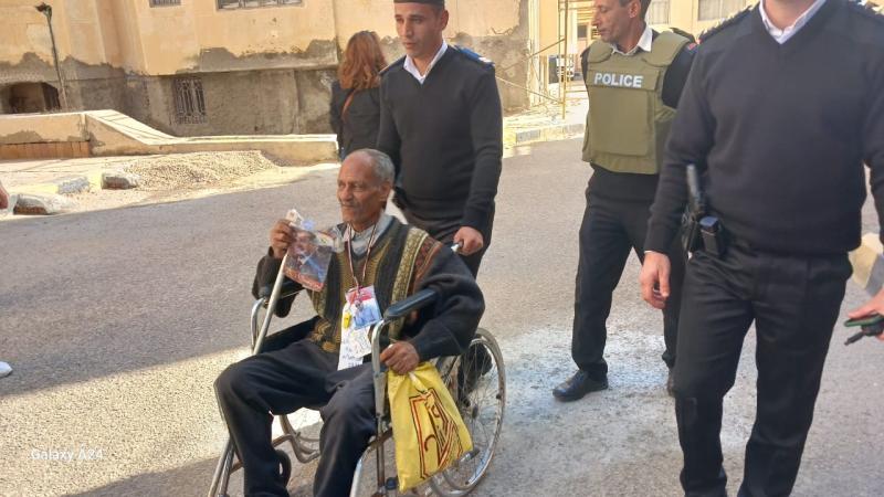 صور لـ كبار السن 